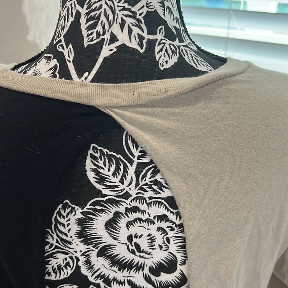 On Fire tan and black Los Angeles West Coast top M - Picture 4 of 10